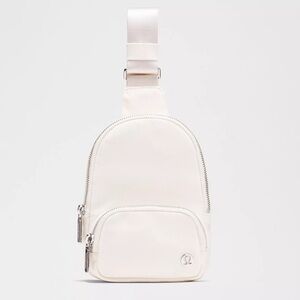Lululemon Everywhere Sling Bag Small 2L